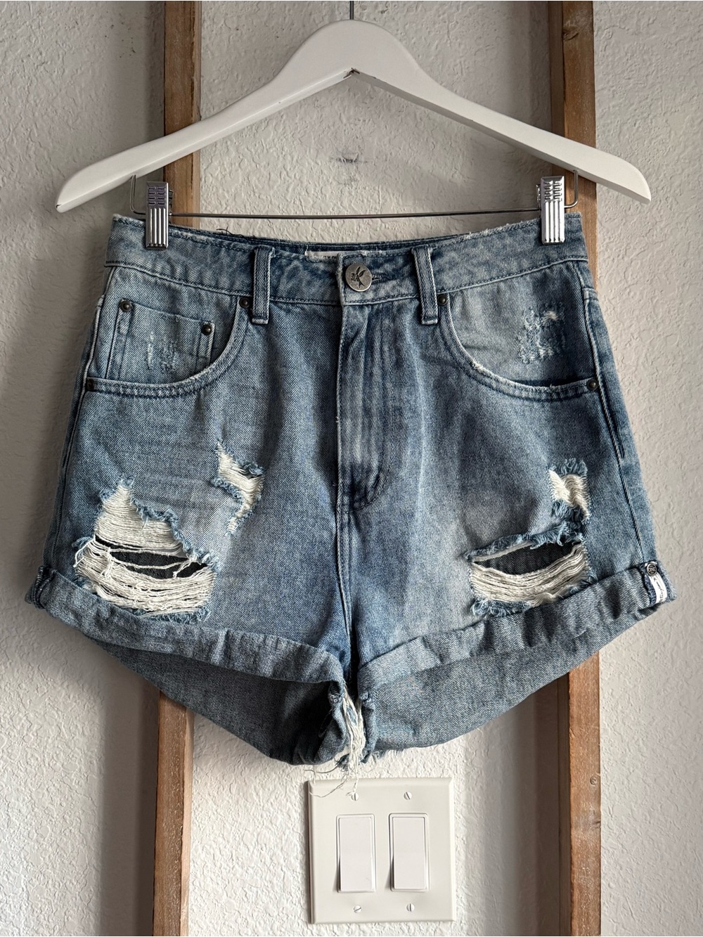 One Teaspoon Bandits High Waist Distressed Denim Shorts sz: 28